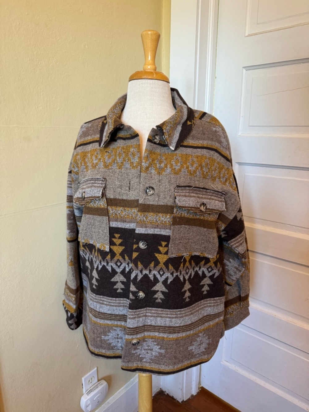 Women’s Brown Patterned Button-Up Jacket